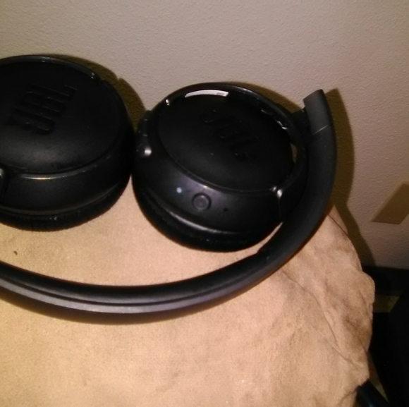 Jbl - Picture 3 of 3